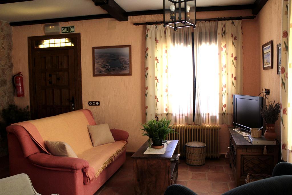 Casa Rural Santa Elena Villafranca de los Caballeros エクステリア 写真